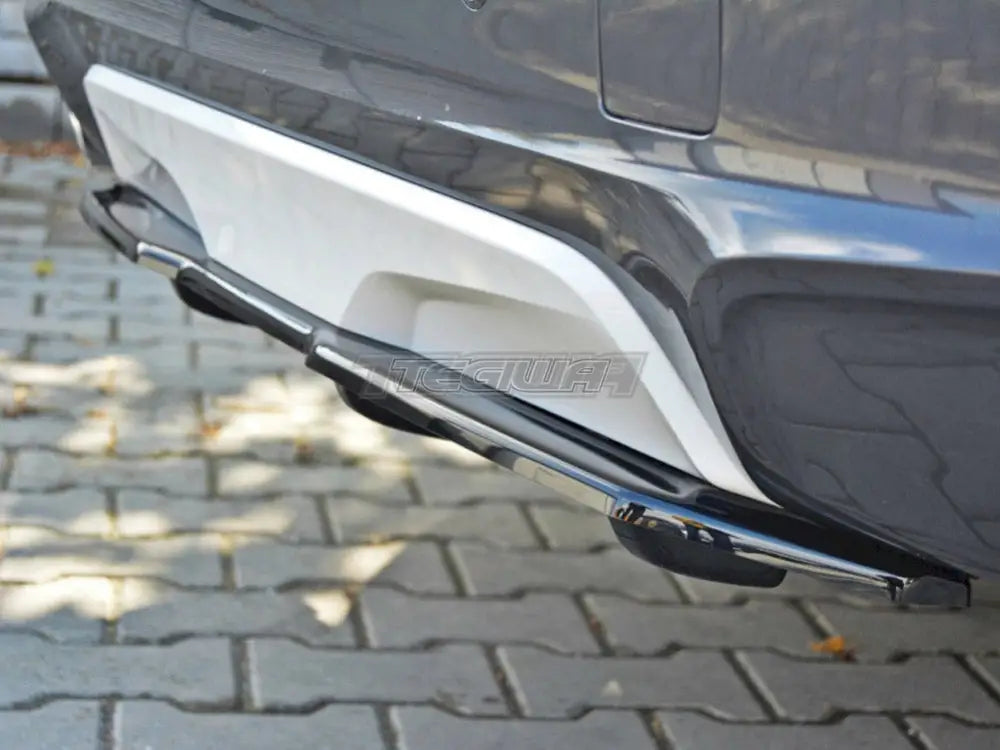 Maxton Design Central Rear Splitter BMW X4 M-pack With A Vertical BAR