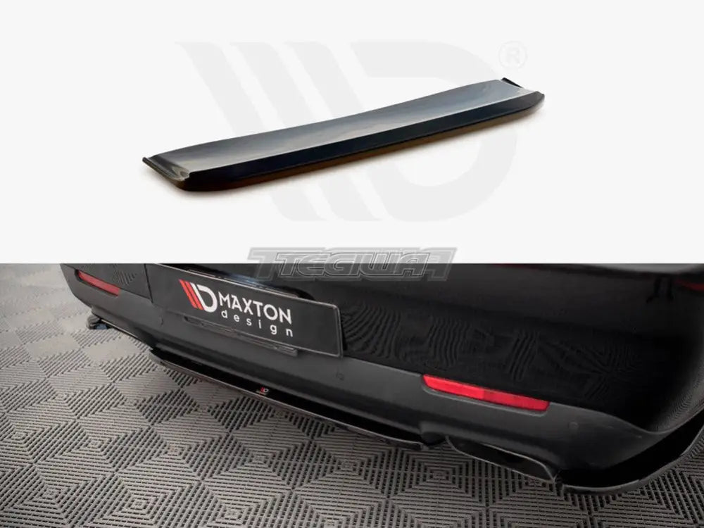 Maxton Design Central Rear Splitter Dodge Challenger RT MK3 Facelift 2014-