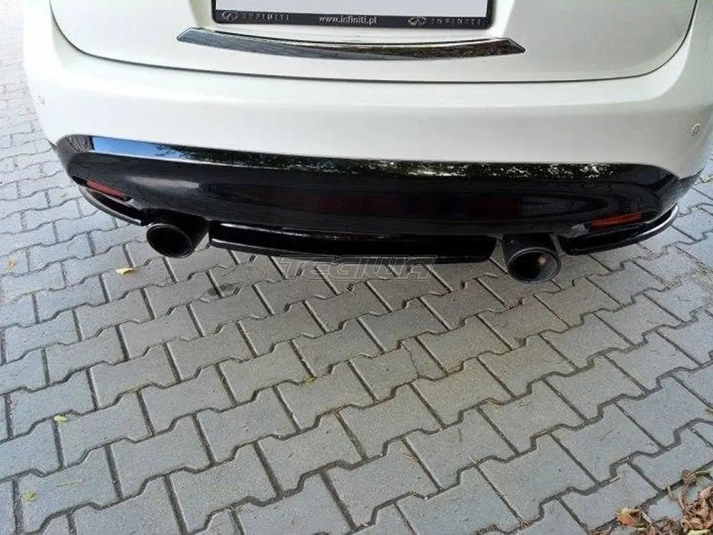 Maxton Design Central Rear Splitter Infiniti QX70