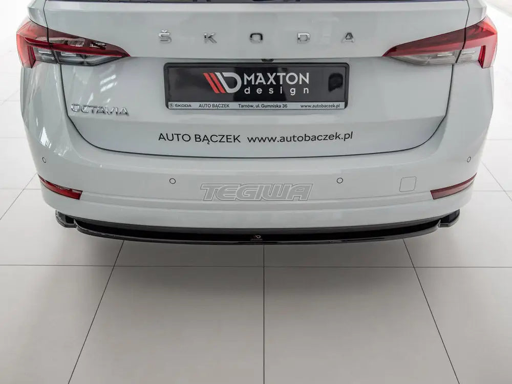 Maxton Design Central Rear Splitter Skoda Octavia MK4 2019-