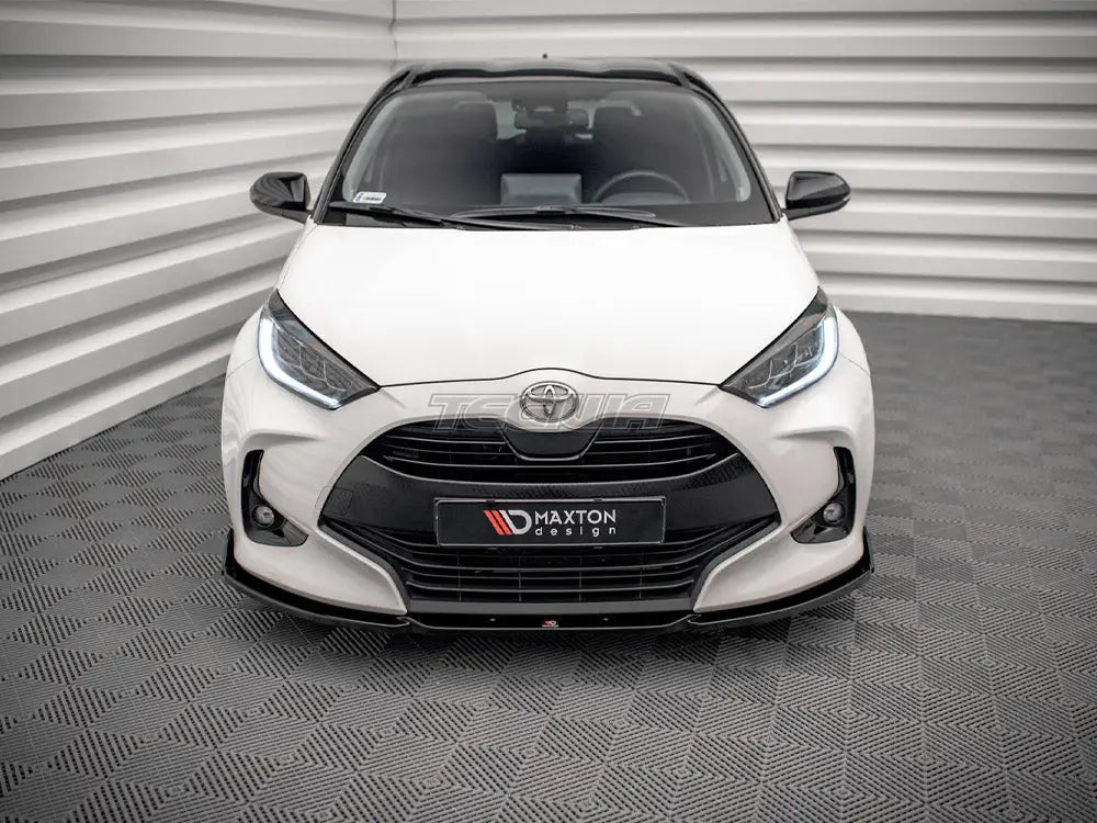 Maxton Design Front Splitter V.1 + Flaps Toyota Yaris Mk4