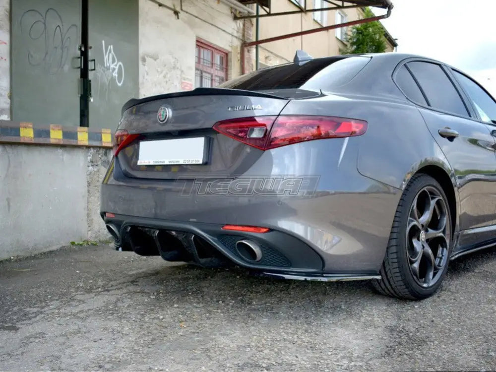 Maxton Design Rear Diffuser Alfa Romeo Giulia Veloce 15-19