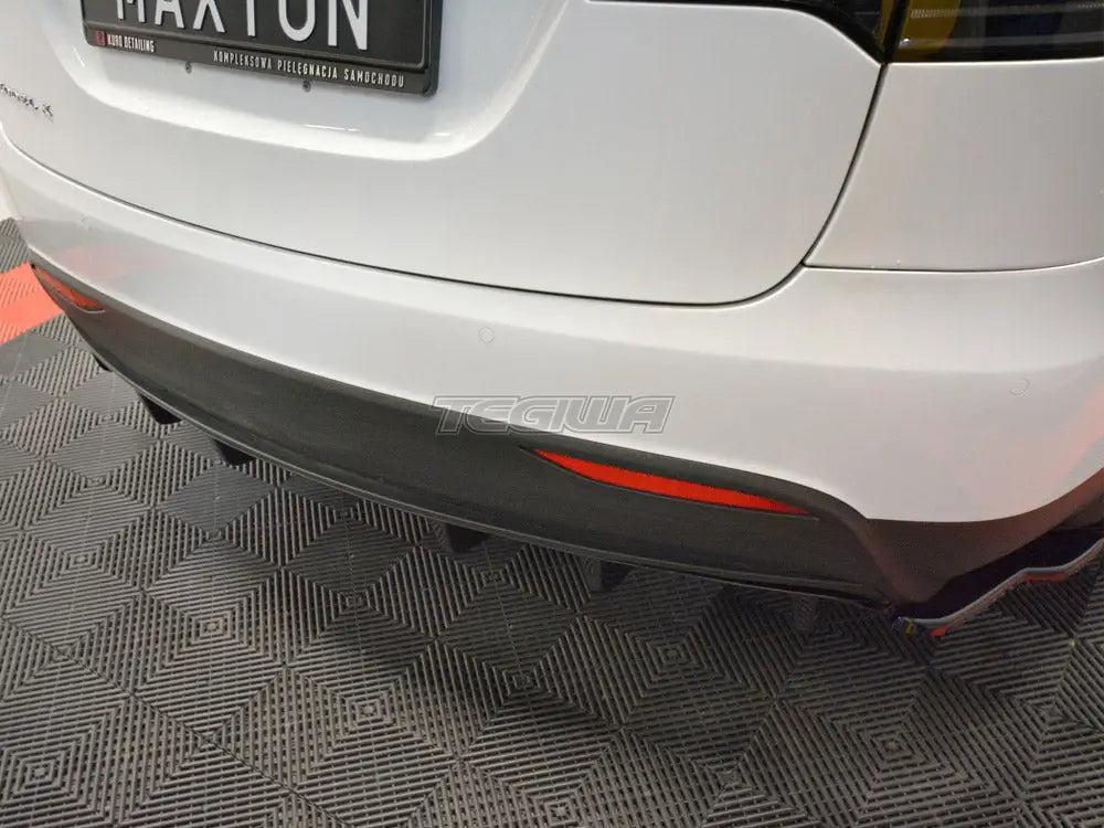 Maxton Design Rear Diffuser Tesla Model X 2015-