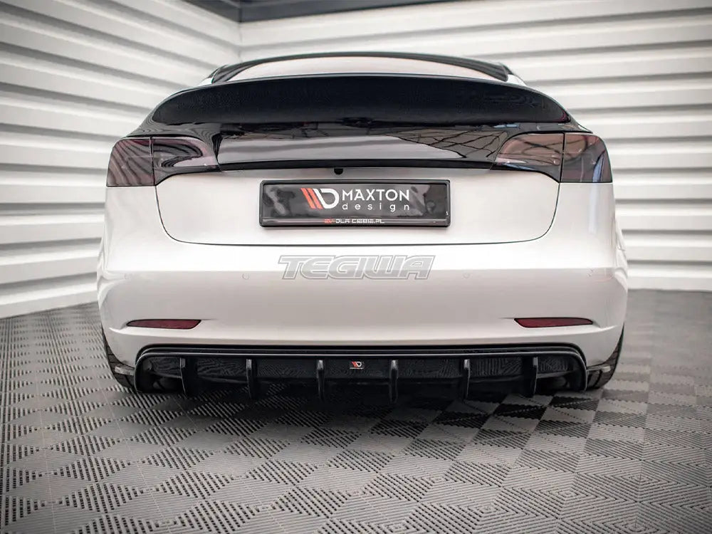 Maxton Design Rear Valance V.2 Tesla Model 3 2017-