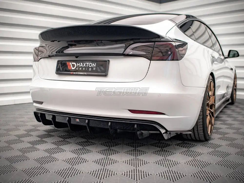 Maxton Design Rear Valance V.2 Tesla Model 3 2017-