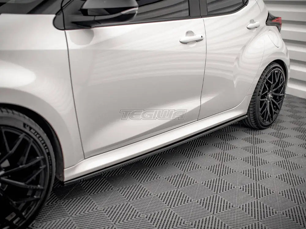 Maxton Design Side Skirts Diffusers V.2 Toyota Yaris Mk4