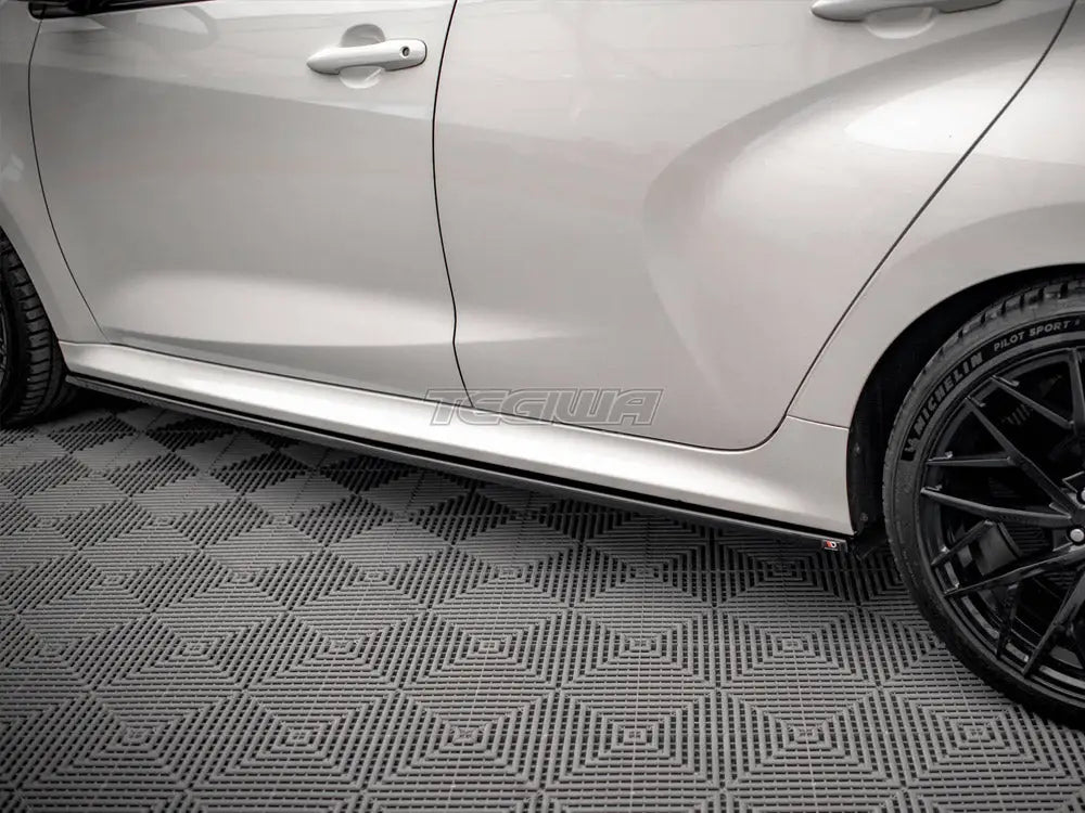 Maxton Design Side Skirts Diffusers V.2 Toyota Yaris Mk4