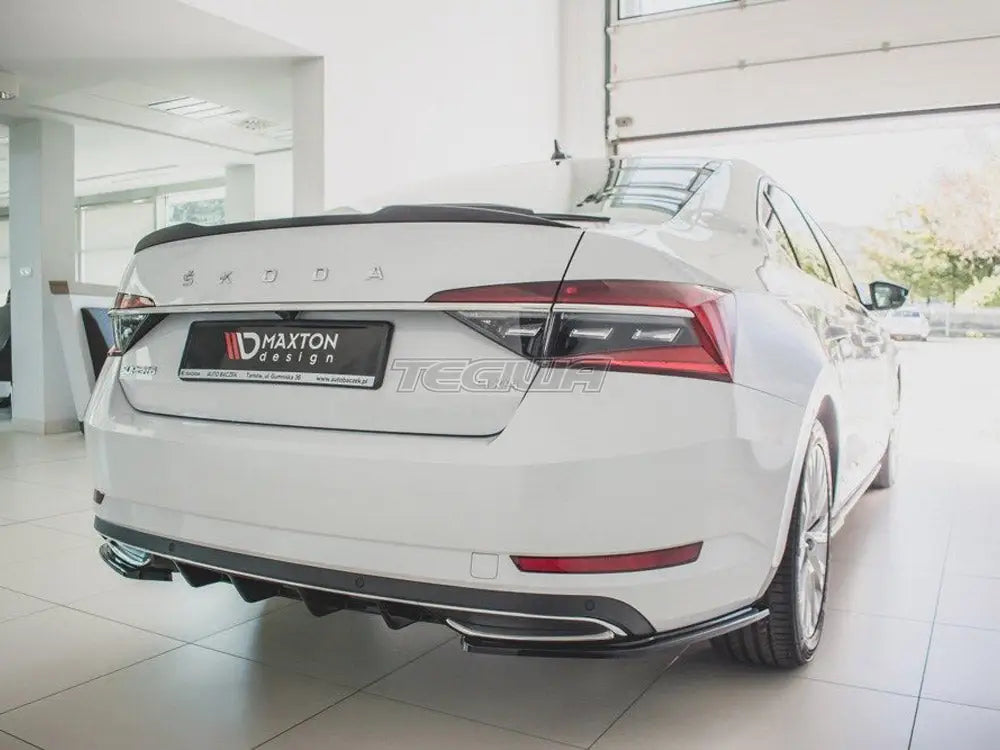 Maxton Design Spoiler CAP V.2 Skoda Superb MK3 FL Hatchback 2015-